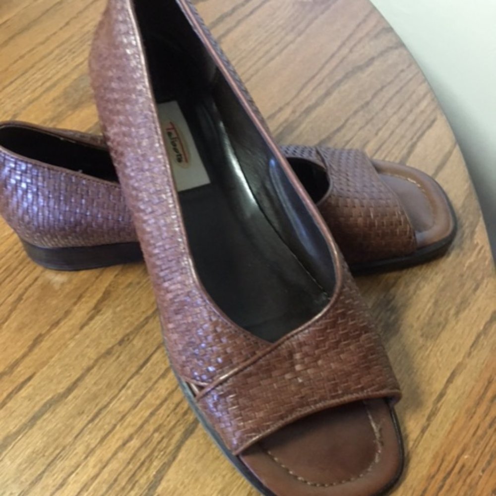 Ladies Talbots Leather Open Toe Shoes Size 8M - Picture 5 of 8